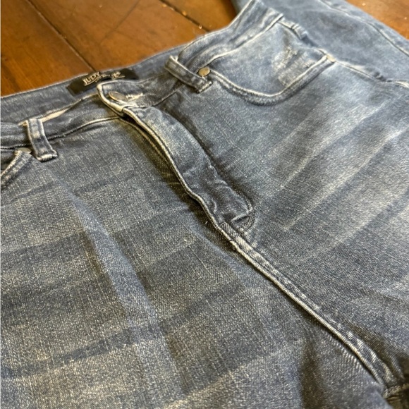 Judy Blue Jeans - Picture 2 of 6